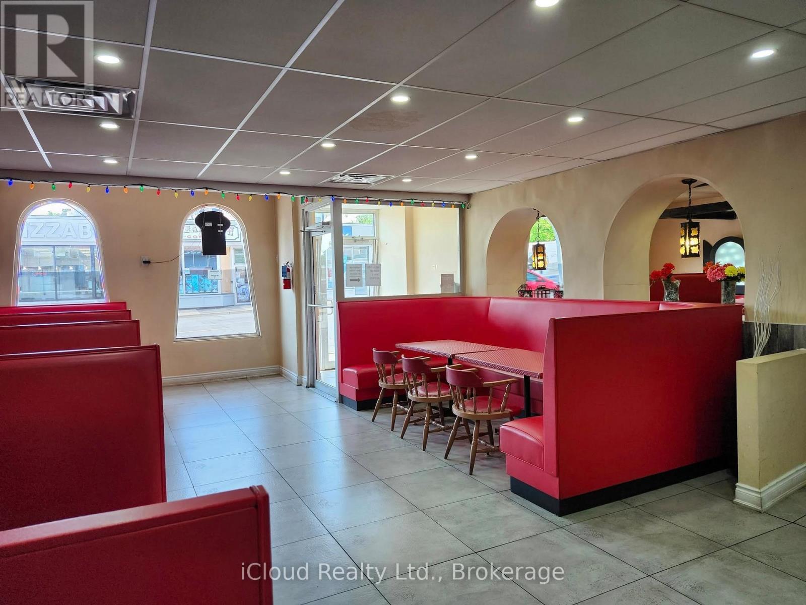 5991 Lundy'S Lane, Niagara Falls, ON