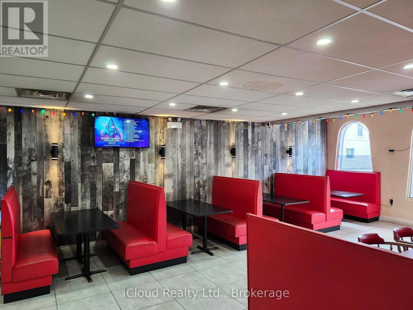 5991 Lundy'S Lane, Niagara Falls, ON