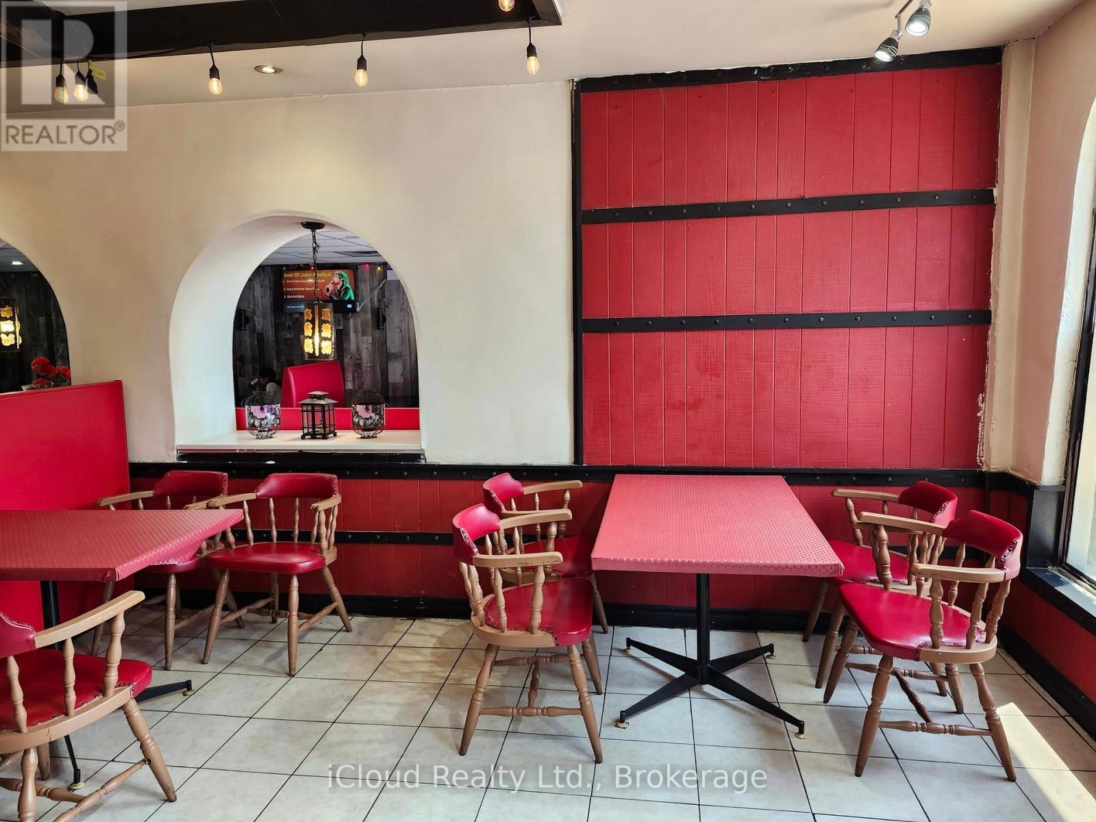 5991 Lundy'S Lane, Niagara Falls, ON