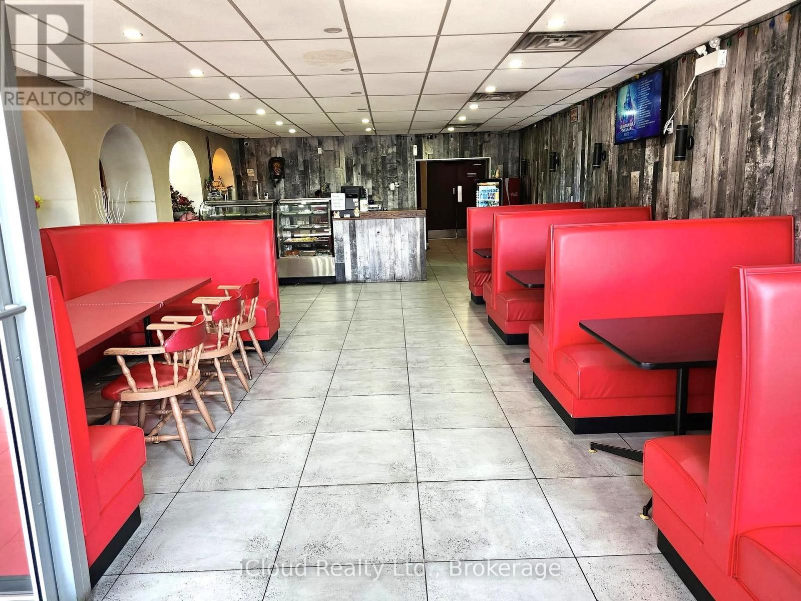 5991 Lundy'S Lane, Niagara Falls, ON