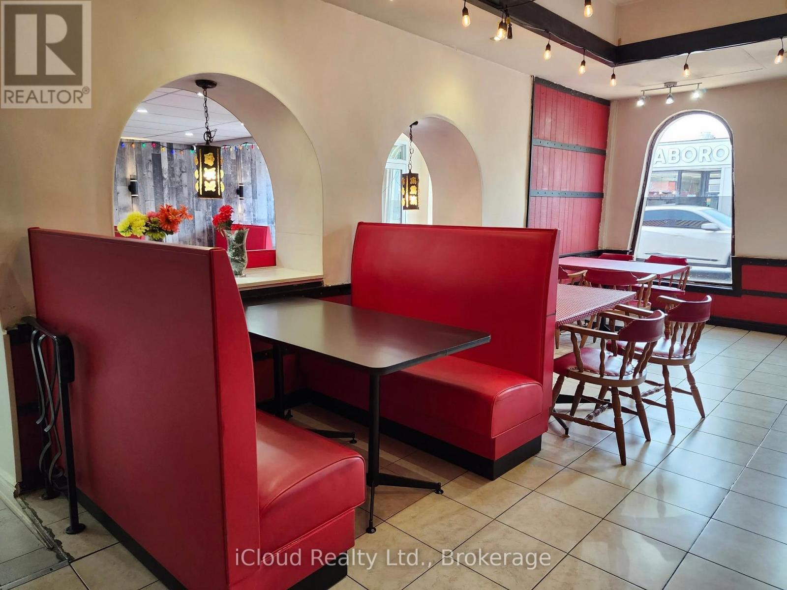 5991 Lundy'S Lane, Niagara Falls, ON