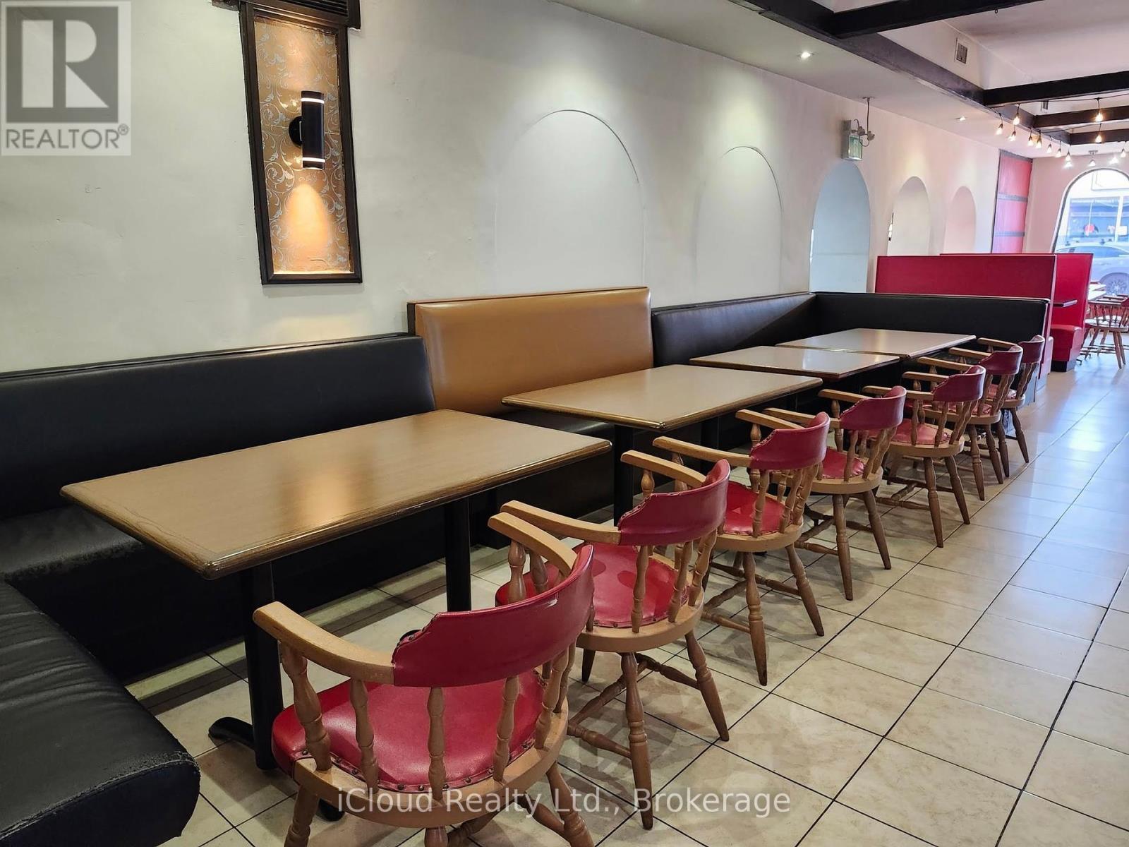 5991 Lundy'S Lane, Niagara Falls, ON