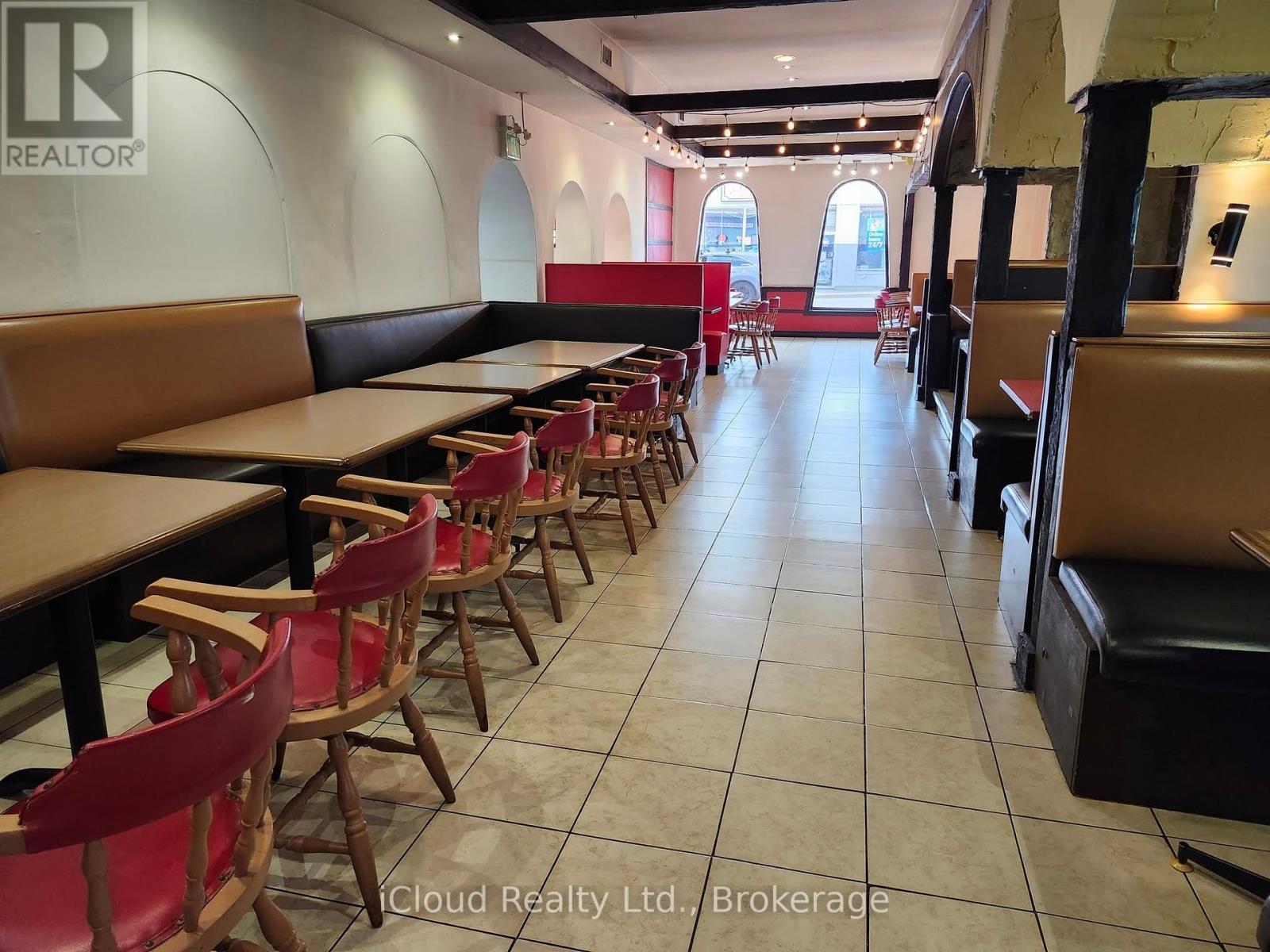 5991 Lundy'S Lane, Niagara Falls, ON