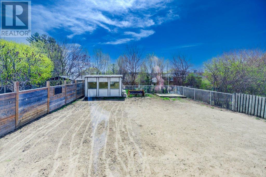 575 Guelph Street, Kitchener, ON - Outdoor