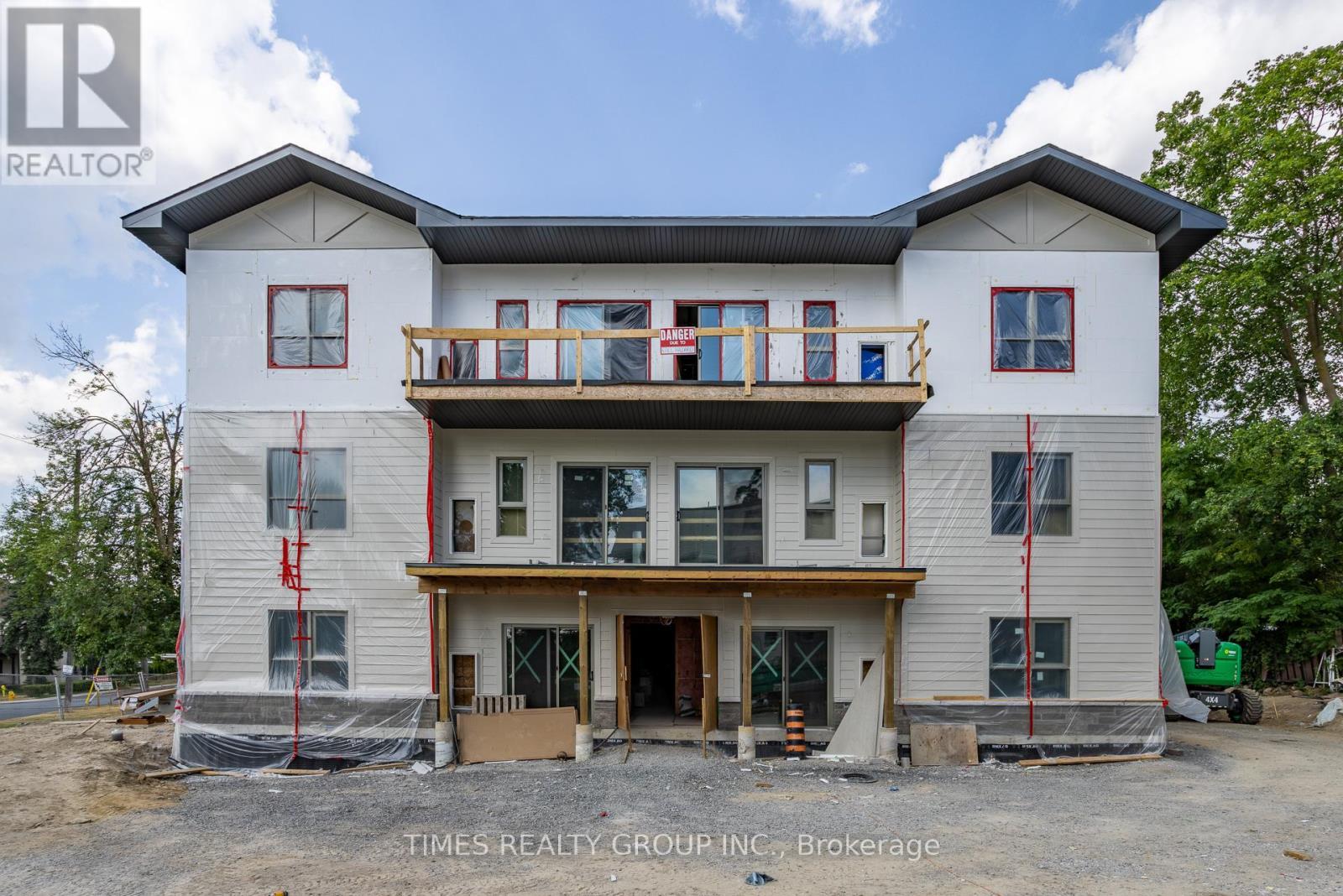 203 - 369 Hunter Street W, Peterborough, ON - Outdoor With Facade