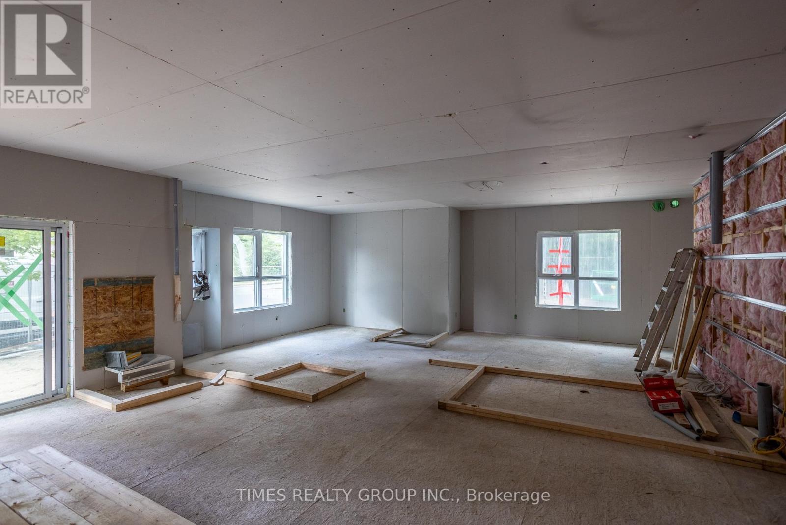 203 - 369 Hunter Street W, Peterborough, ON - Indoor Photo Showing Other Room