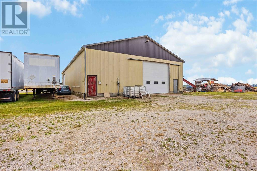 5706 Lakeshore Road, Plympton-Wyoming, ON