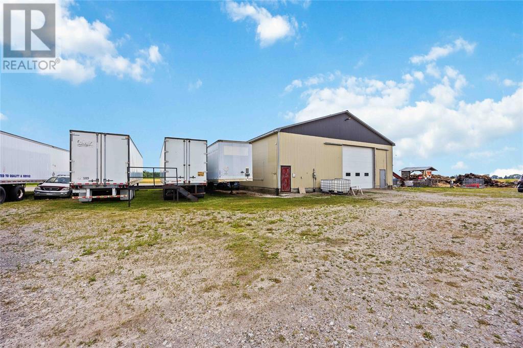 5706 Lakeshore Road, Plympton-Wyoming, ON