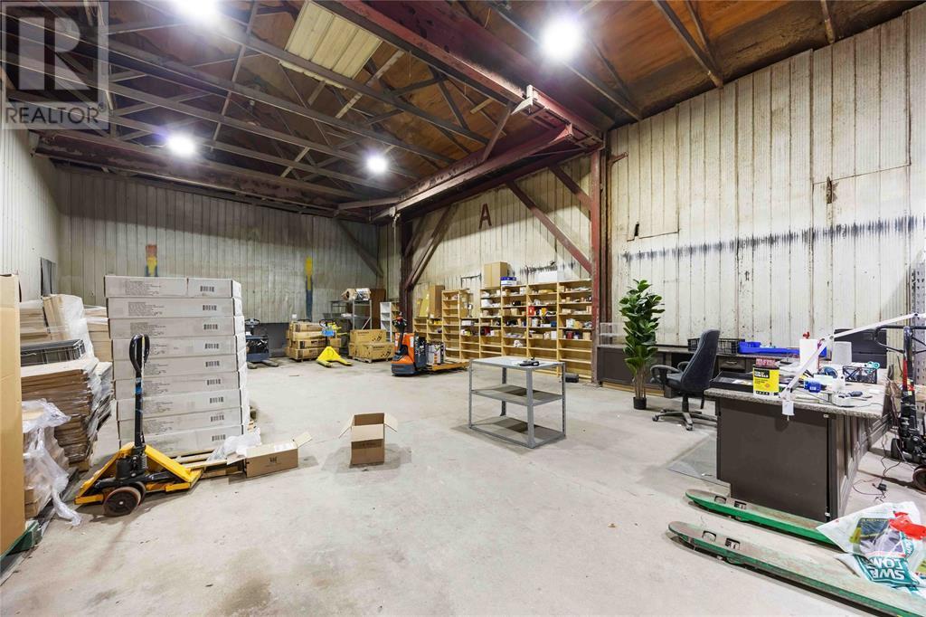 5706 Lakeshore Road, Plympton-Wyoming, ON