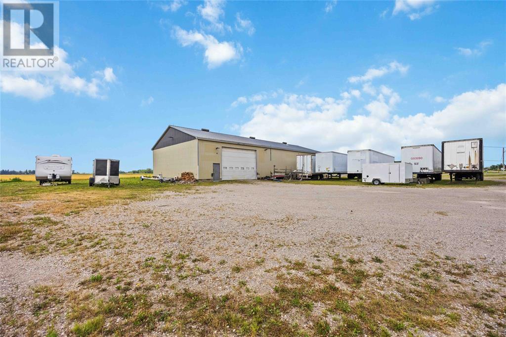 5706 Lakeshore Road, Plympton-Wyoming, ON