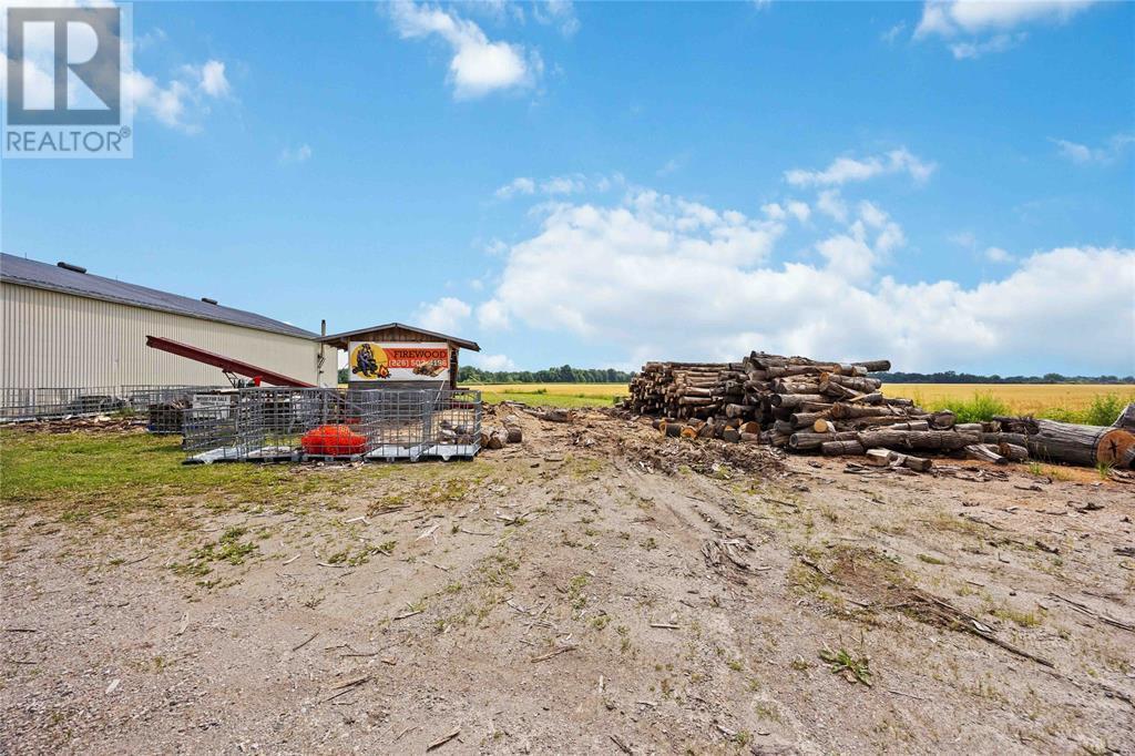 5706 Lakeshore Road, Plympton-Wyoming, ON