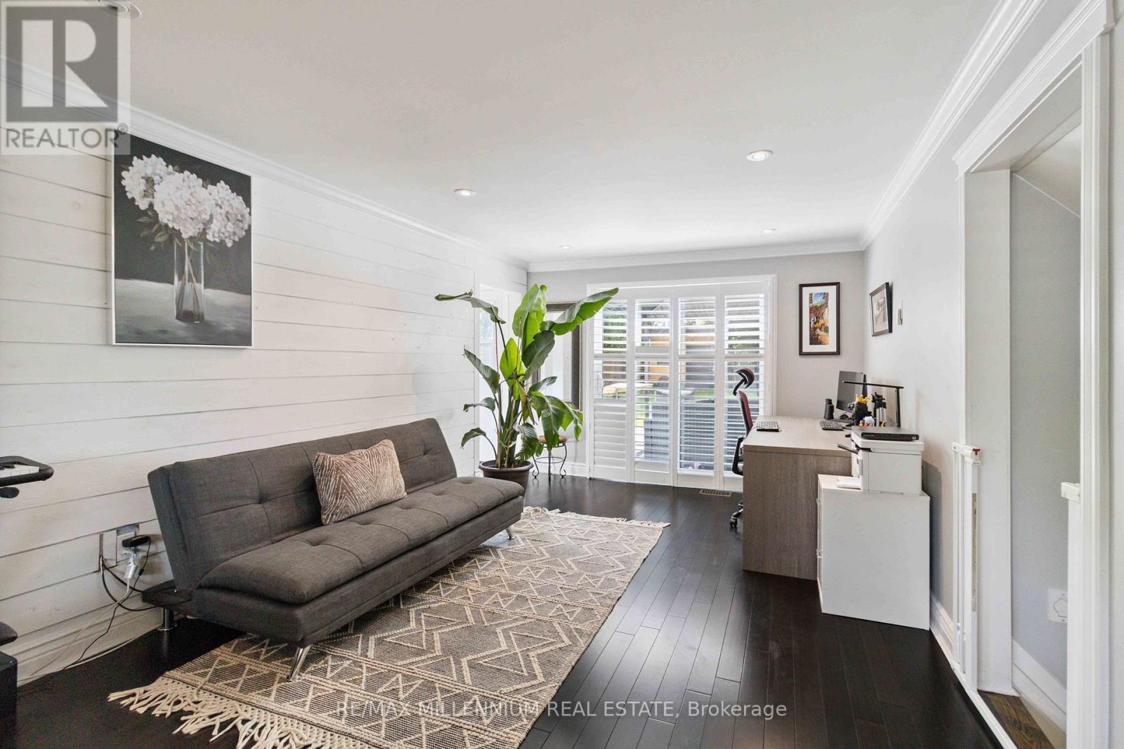 250 Daphne Avenue, Mississauga, ON - Indoor