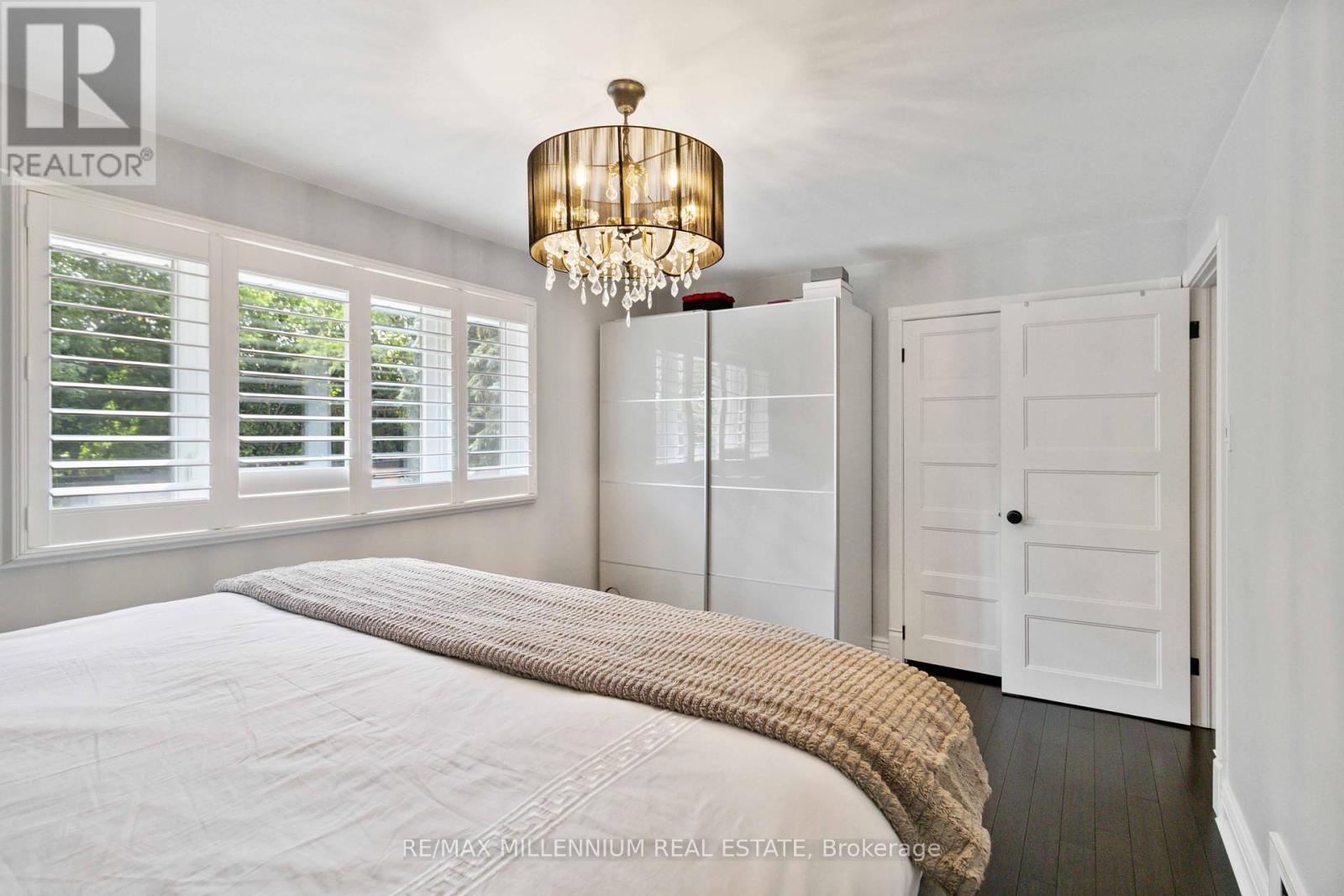 250 Daphne Avenue, Mississauga, ON - Indoor Photo Showing Bedroom
