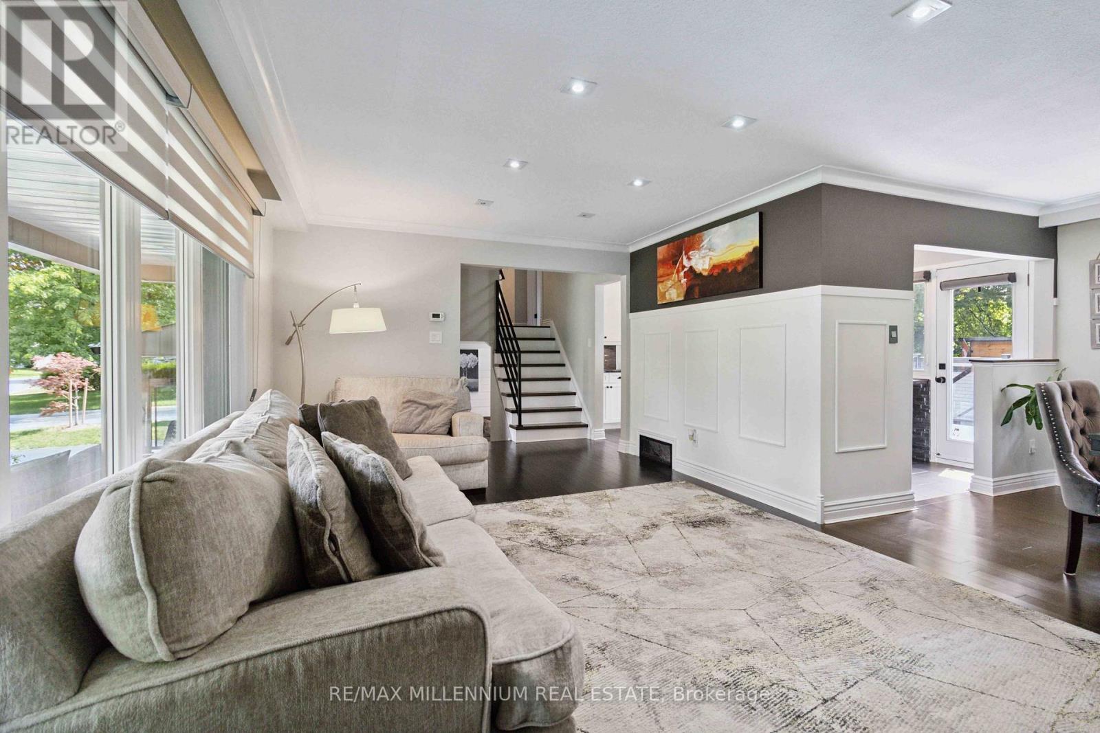 250 Daphne Avenue, Mississauga, ON - Indoor