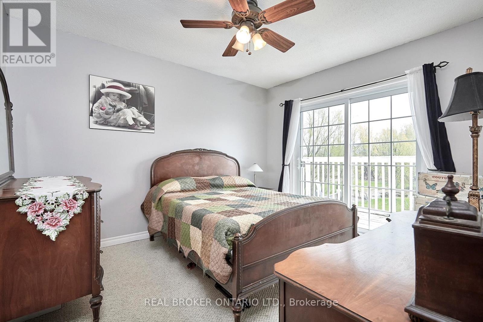 504224 89 Highway, Amaranth, ON - Indoor Photo Showing Bedroom