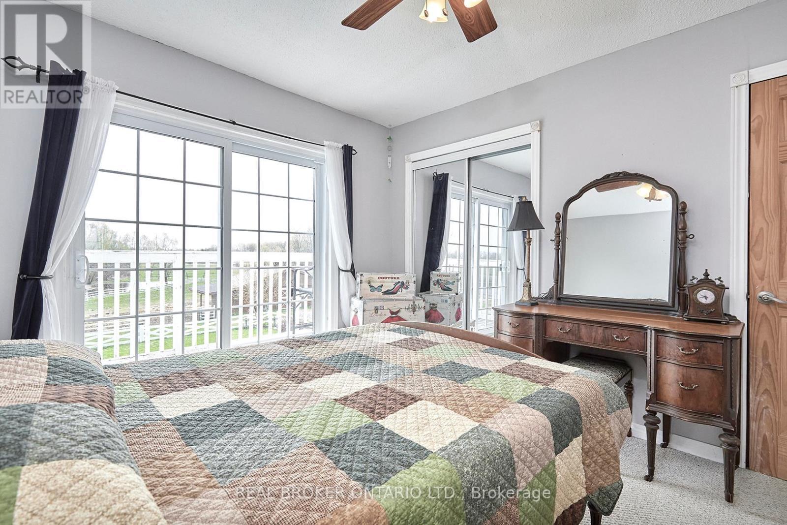 504224 89 Highway, Amaranth, ON - Indoor Photo Showing Bedroom