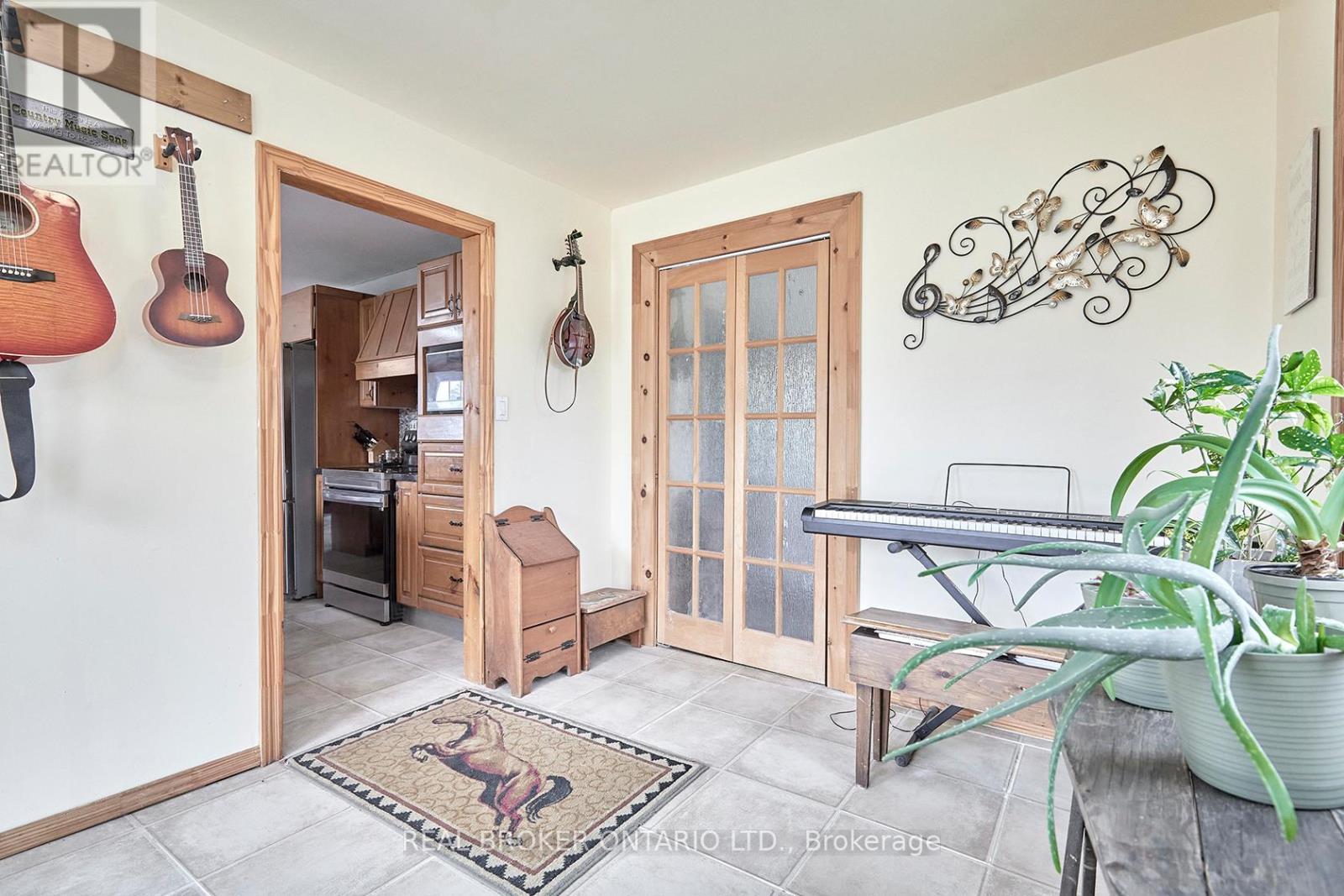 504224 89 Highway, Amaranth, ON - Indoor Photo Showing Other Room