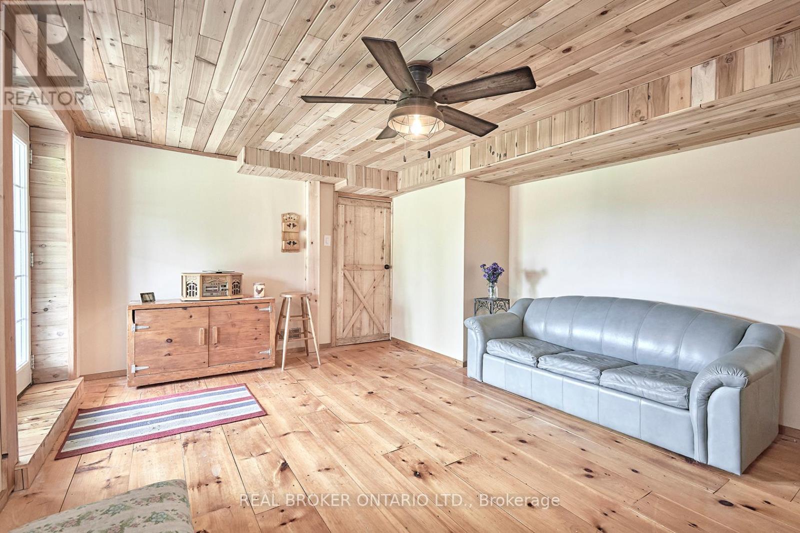 504224 89 Highway, Amaranth, ON - Indoor