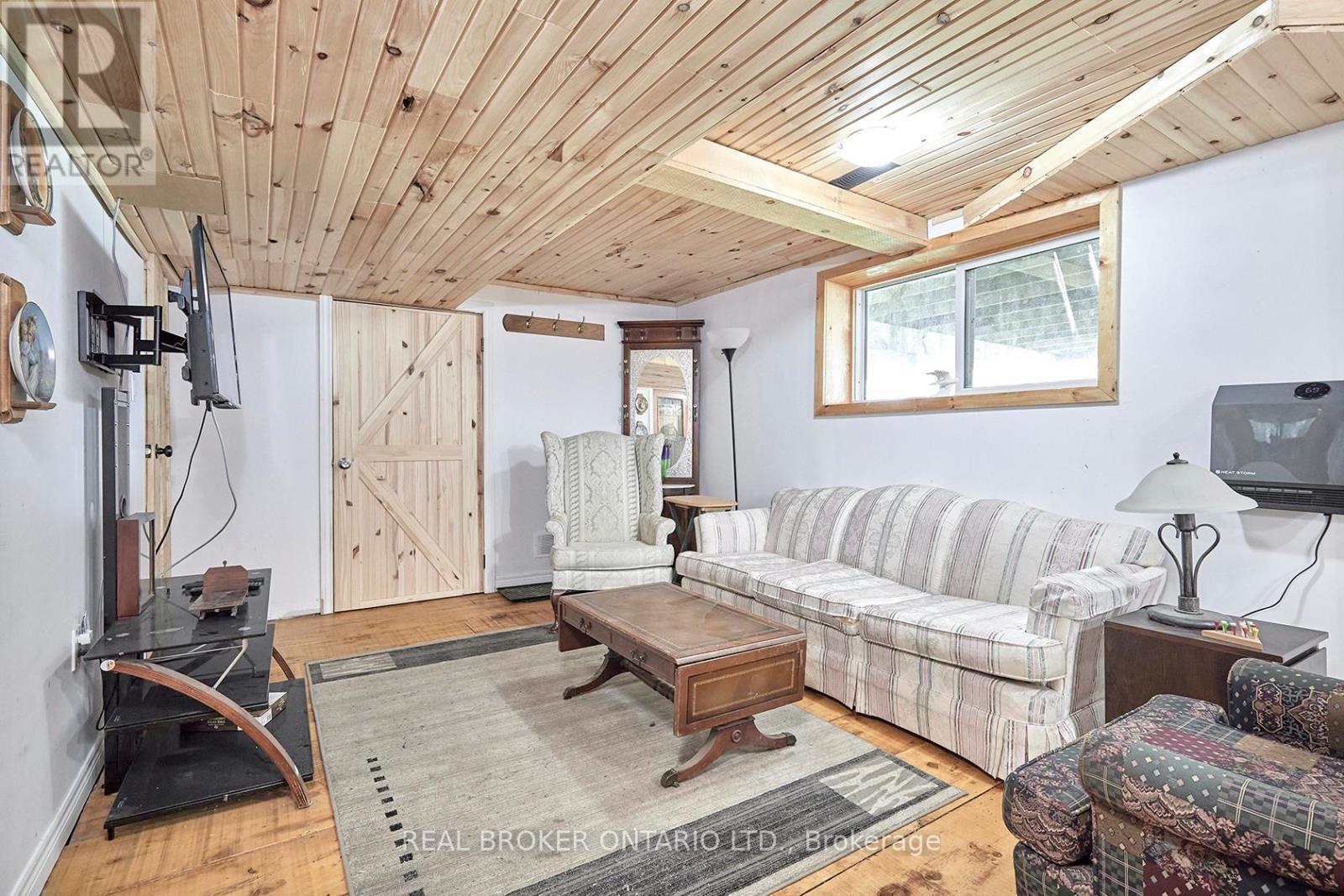 504224 89 Highway, Amaranth, ON - Indoor