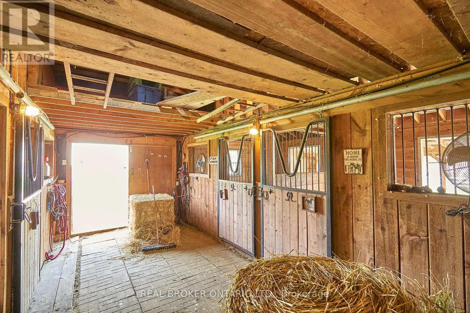 504224 89 Highway, Amaranth, ON - Indoor