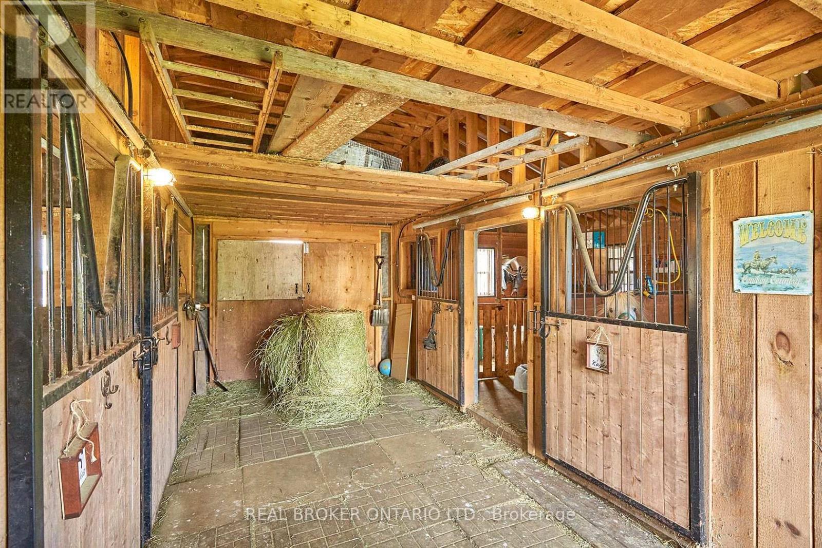 504224 89 Highway, Amaranth, ON - Indoor