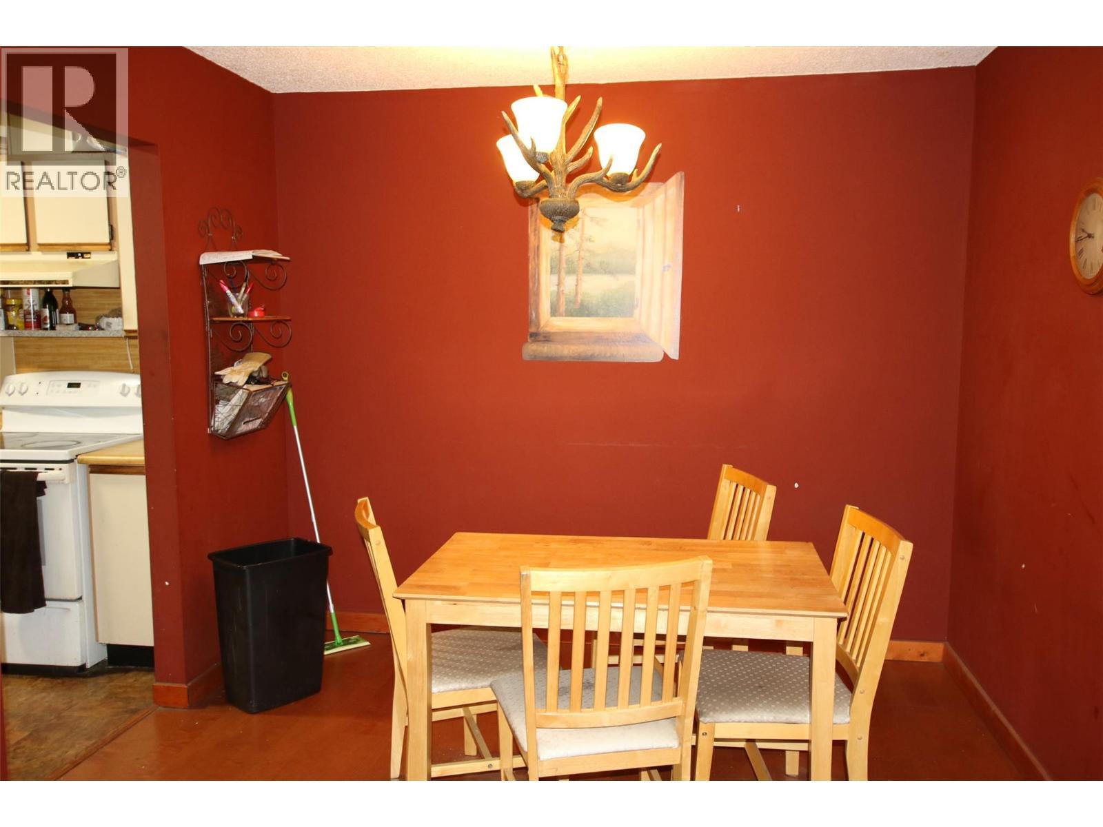 195 Chamberlain Crescent Unit# 206, Tumbler Ridge, BC - Indoor Photo Showing Dining Room