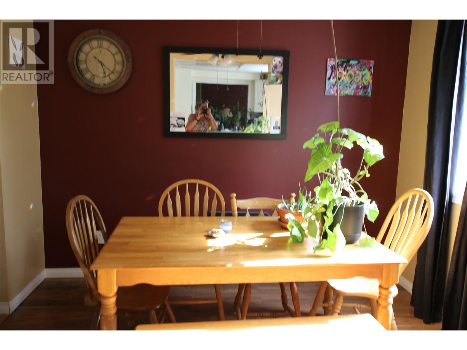 232 Bergeron Drive, Tumbler Ridge, BC - Indoor Photo Showing Dining Room