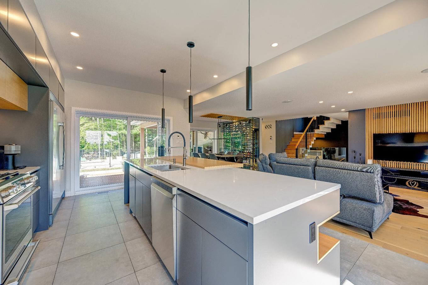 Cuisine - 908 - 908A Tsse Bon-Air, Saint-Jérôme, QC - Indoor Photo Showing Kitchen With Upgraded Kitchen