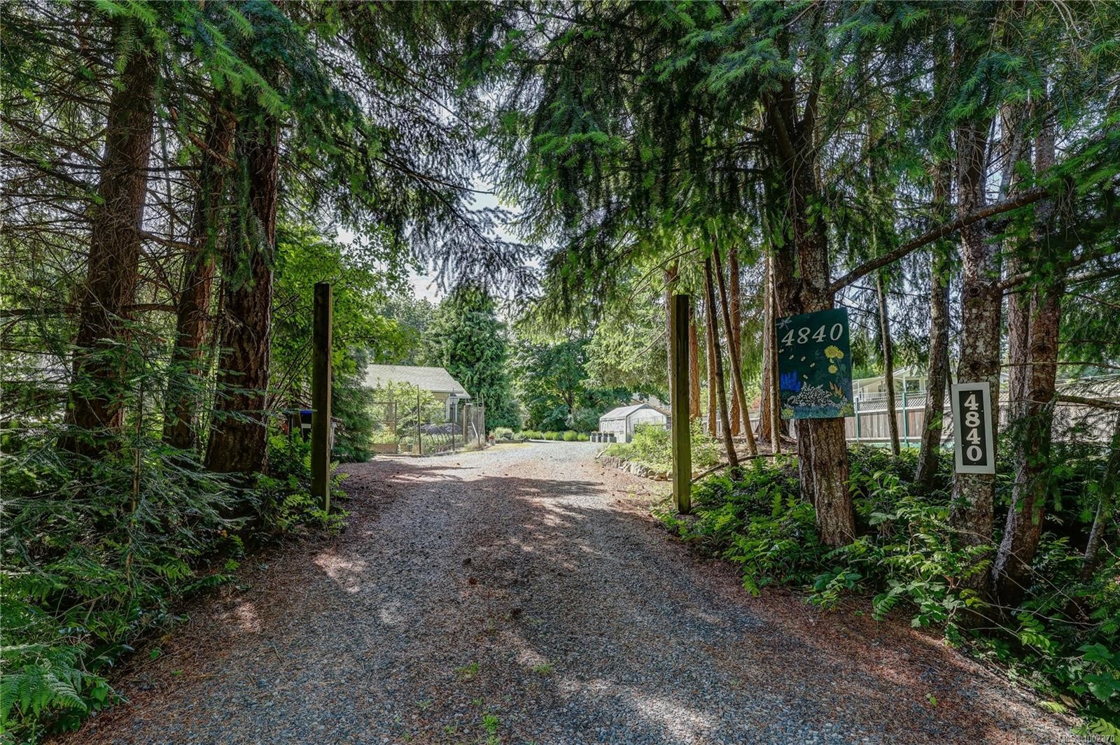 4840 Blue Heron Dr, Bowser, BC