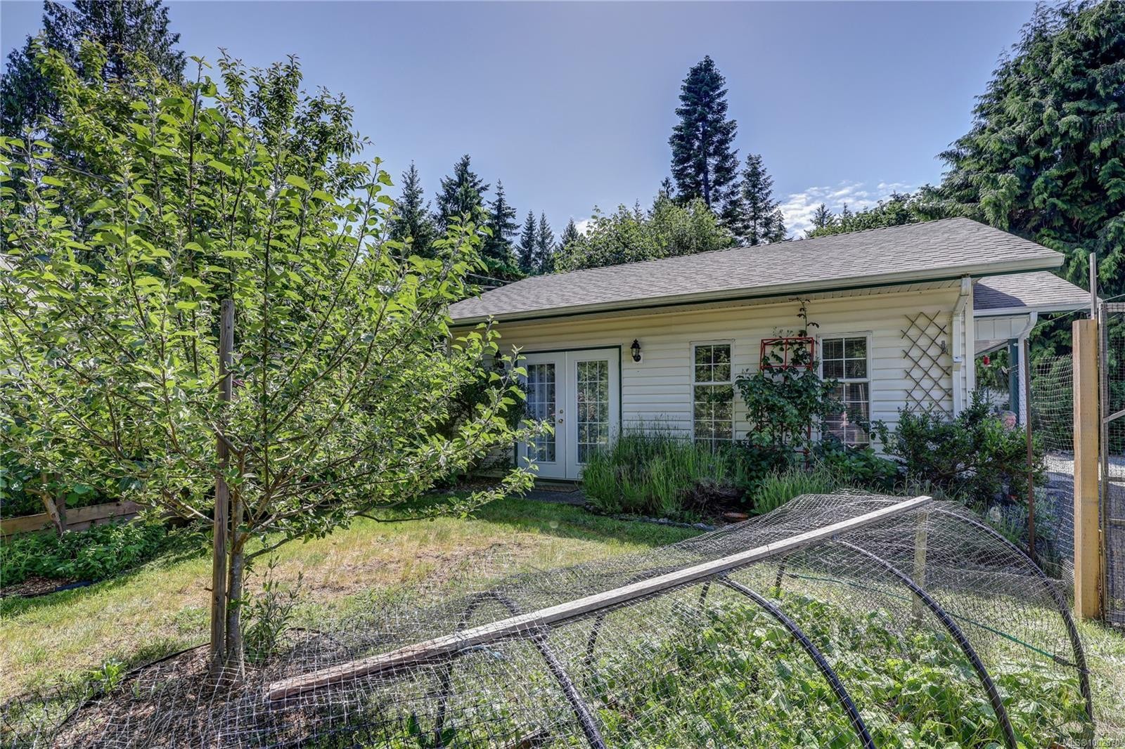 4840 Blue Heron Dr, Bowser, BC