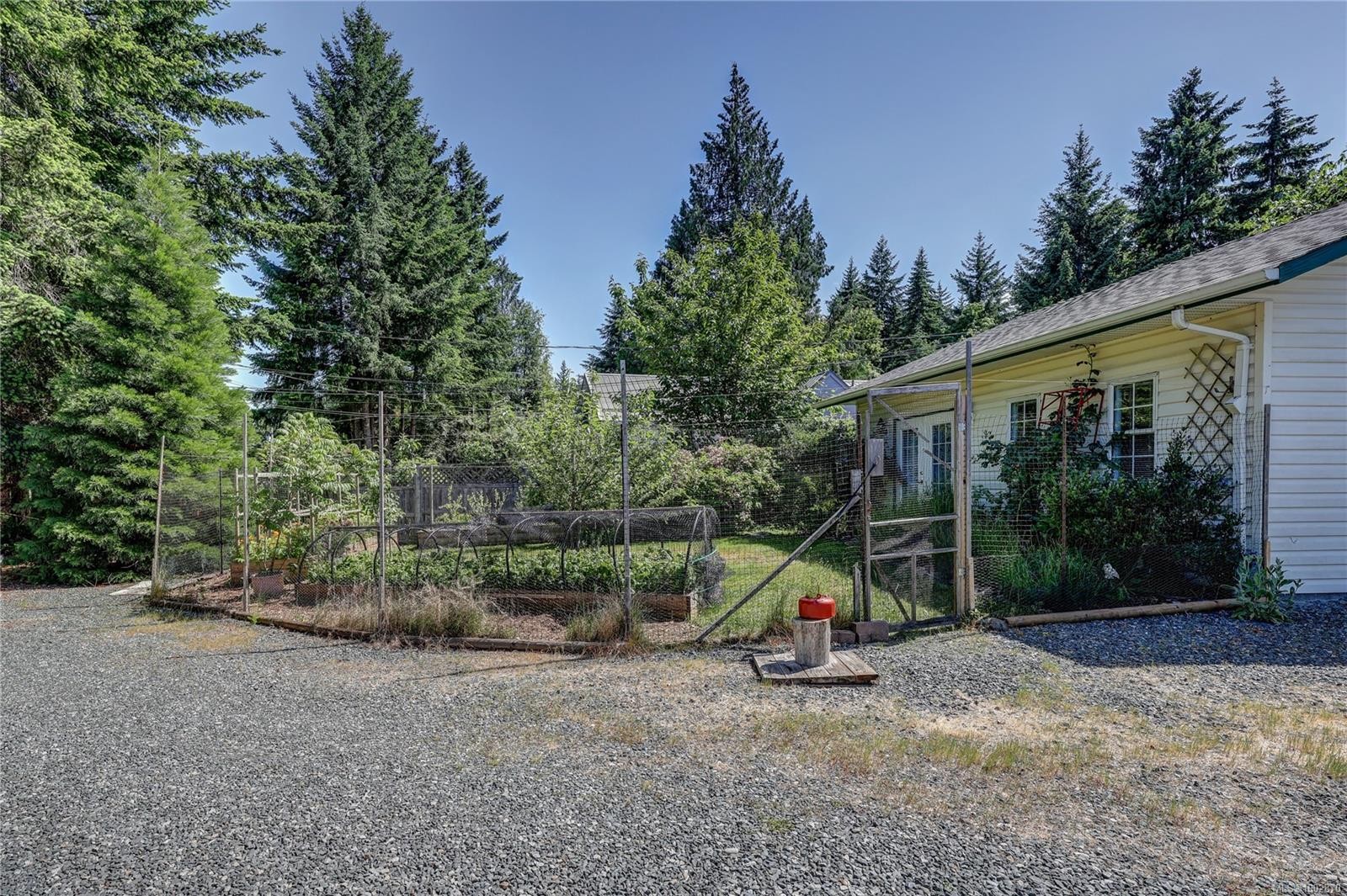 4840 Blue Heron Dr, Bowser, BC