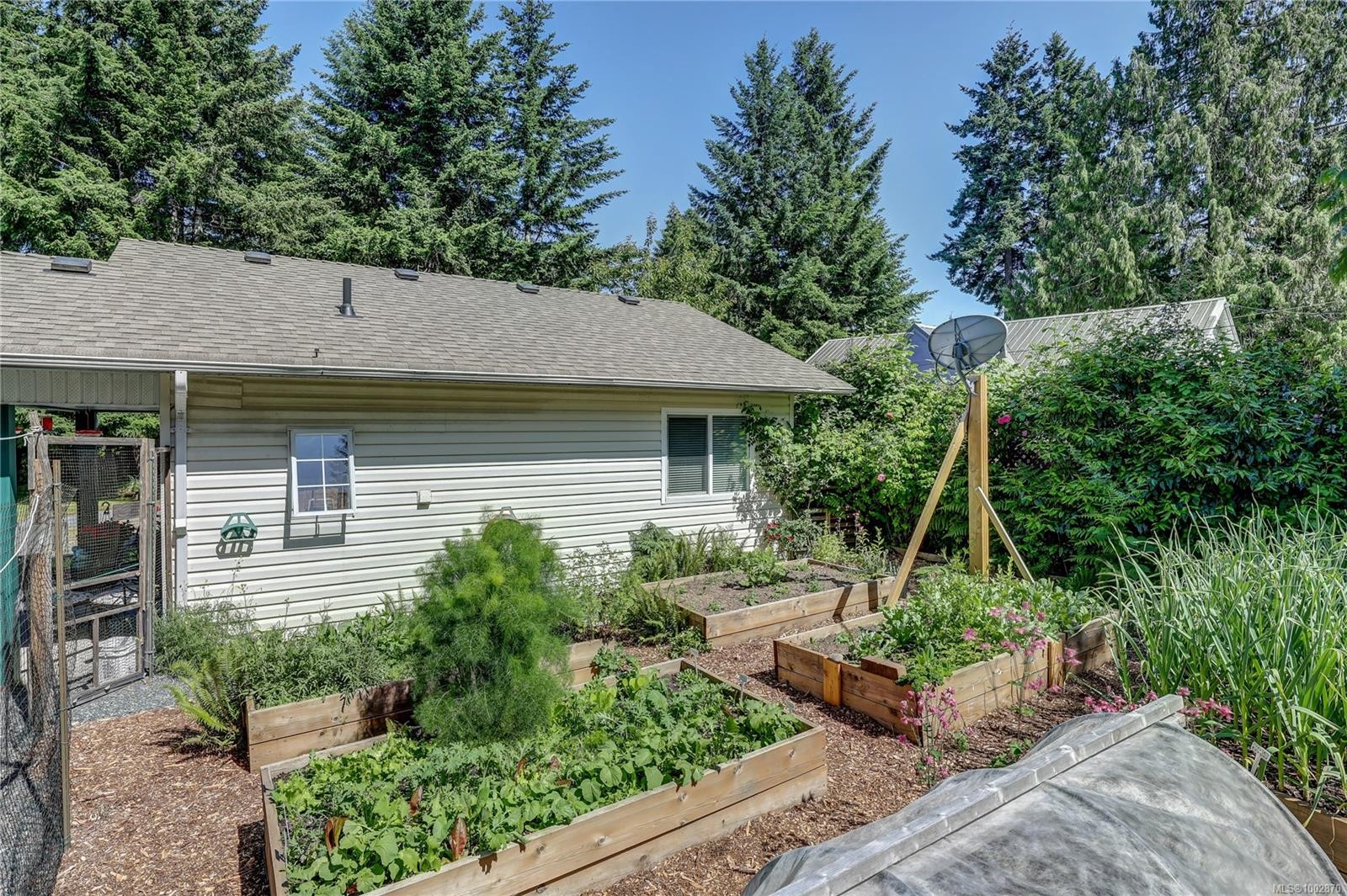 4840 Blue Heron Dr, Bowser, BC