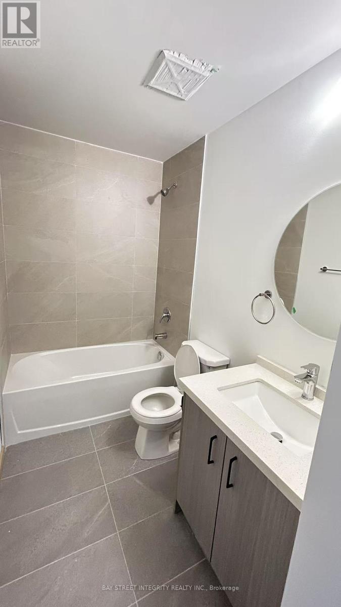 B617 - 3429 Sheppard Avenue E, Toronto, ON - Indoor Photo Showing Bathroom