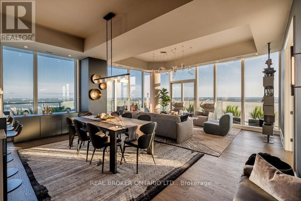 4401 - 805 Carling Avenue, Ottawa, ON - Indoor