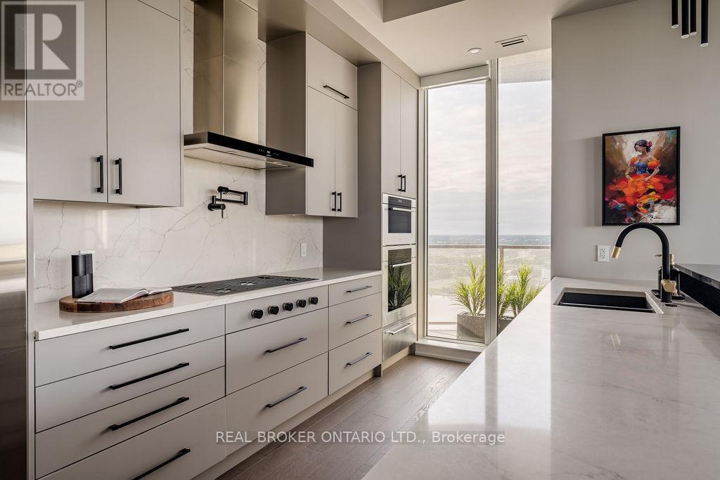 4401 - 805 Carling Avenue, Ottawa, ON - Indoor Photo Showing Kitchen