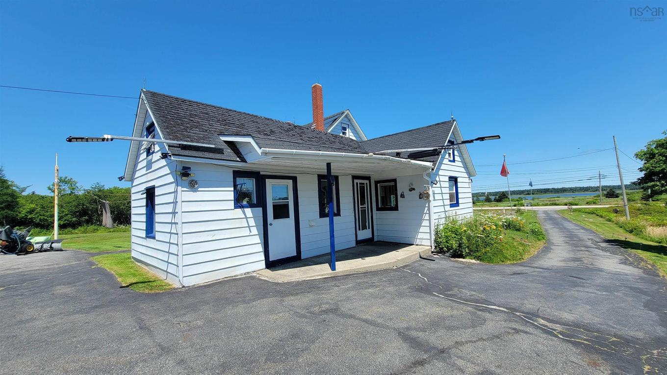 486 335 Highway, West Pubnico, NS