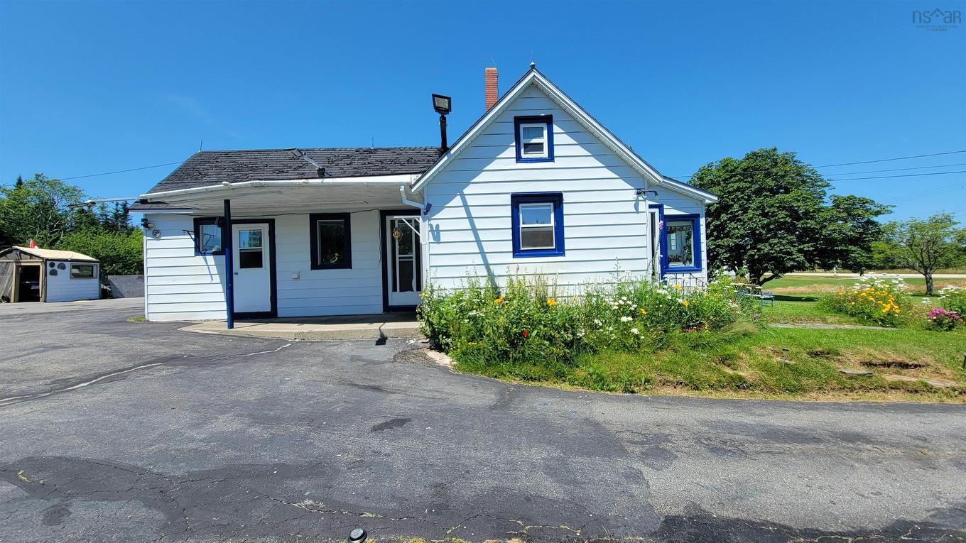 486 335 Highway, West Pubnico, NS