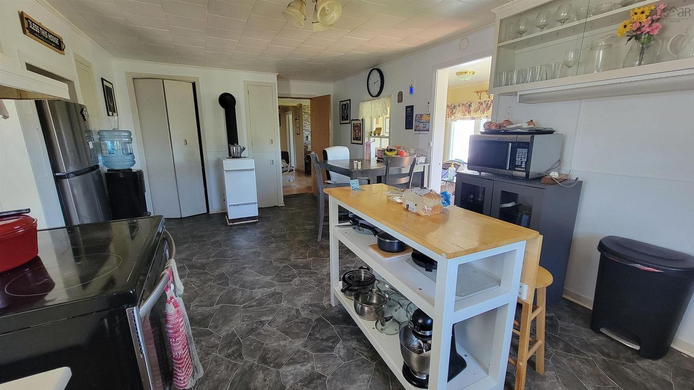 486 335 Highway, West Pubnico, NS