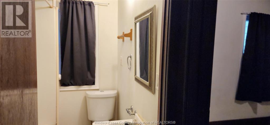 2244 Howard Unit# Main, Windsor, ON - Indoor Photo Showing Bathroom