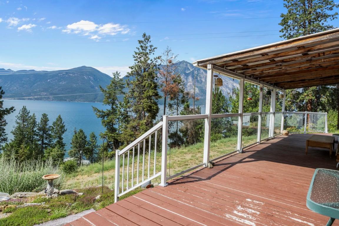 9442 3A Highway, Kuskanook, BC