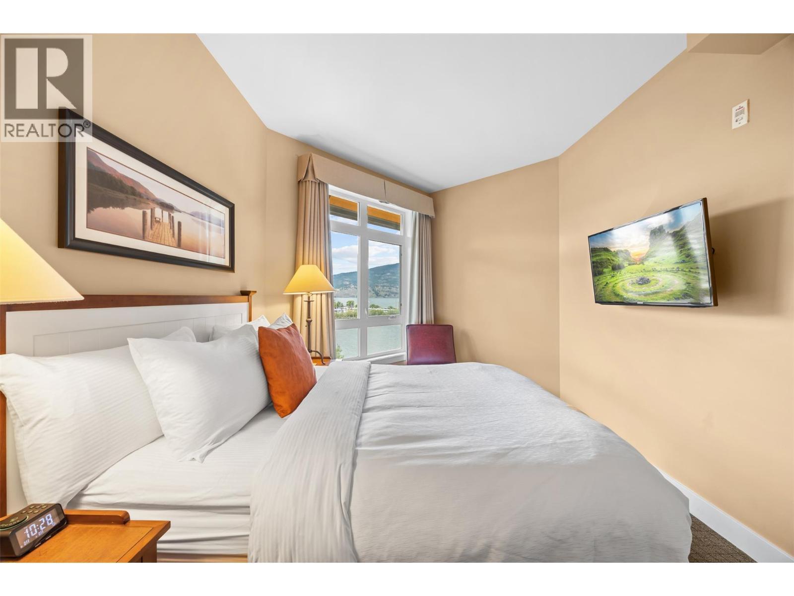 12811 Lakeshore Drive S Unit# 633/634, Summerland, BC - Indoor Photo Showing Bedroom