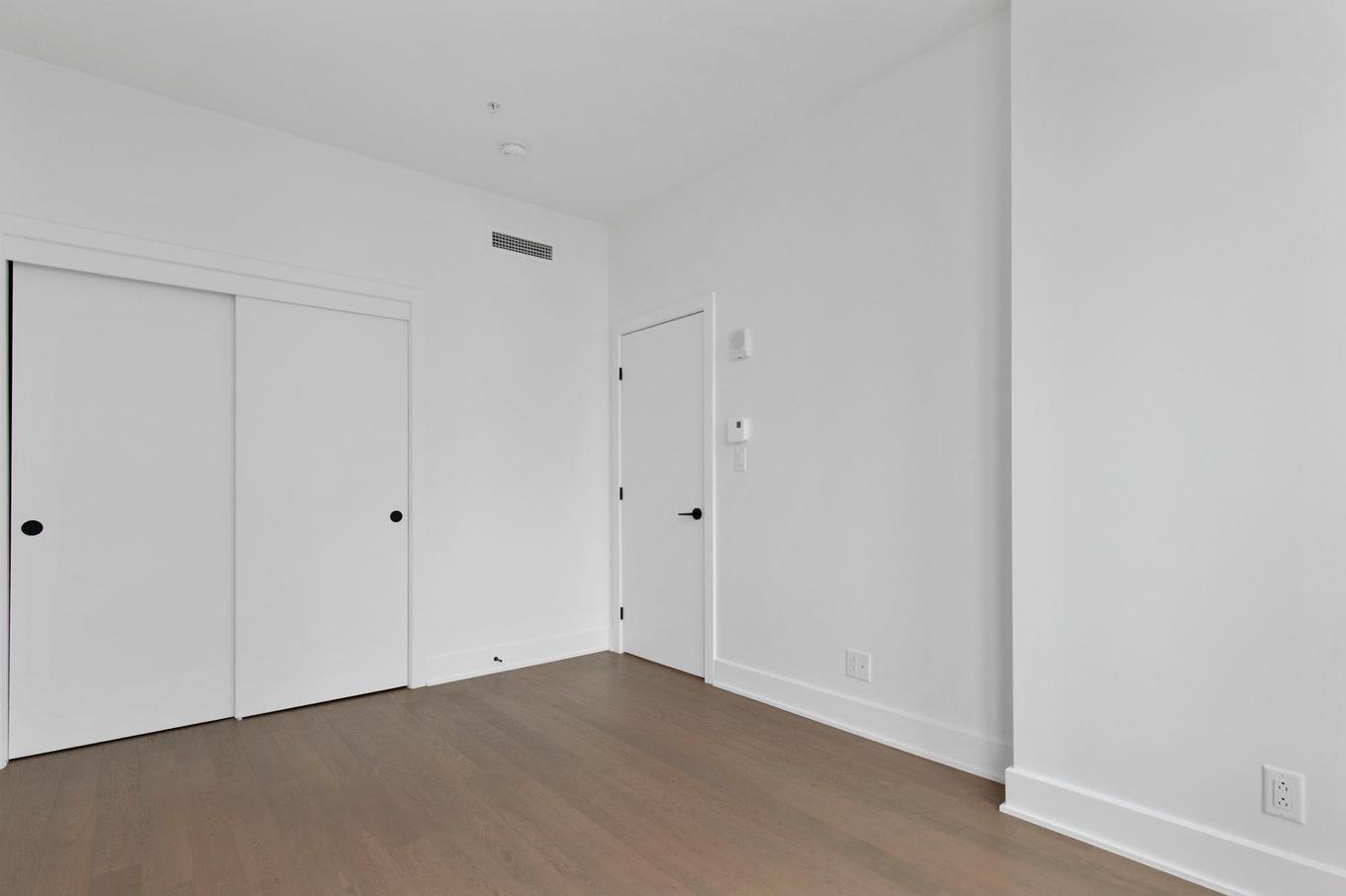 Primary bedroom - 4908-720 Rue St-Jacques, Montréal (Ville-Marie), QC - Indoor Photo Showing Other Room