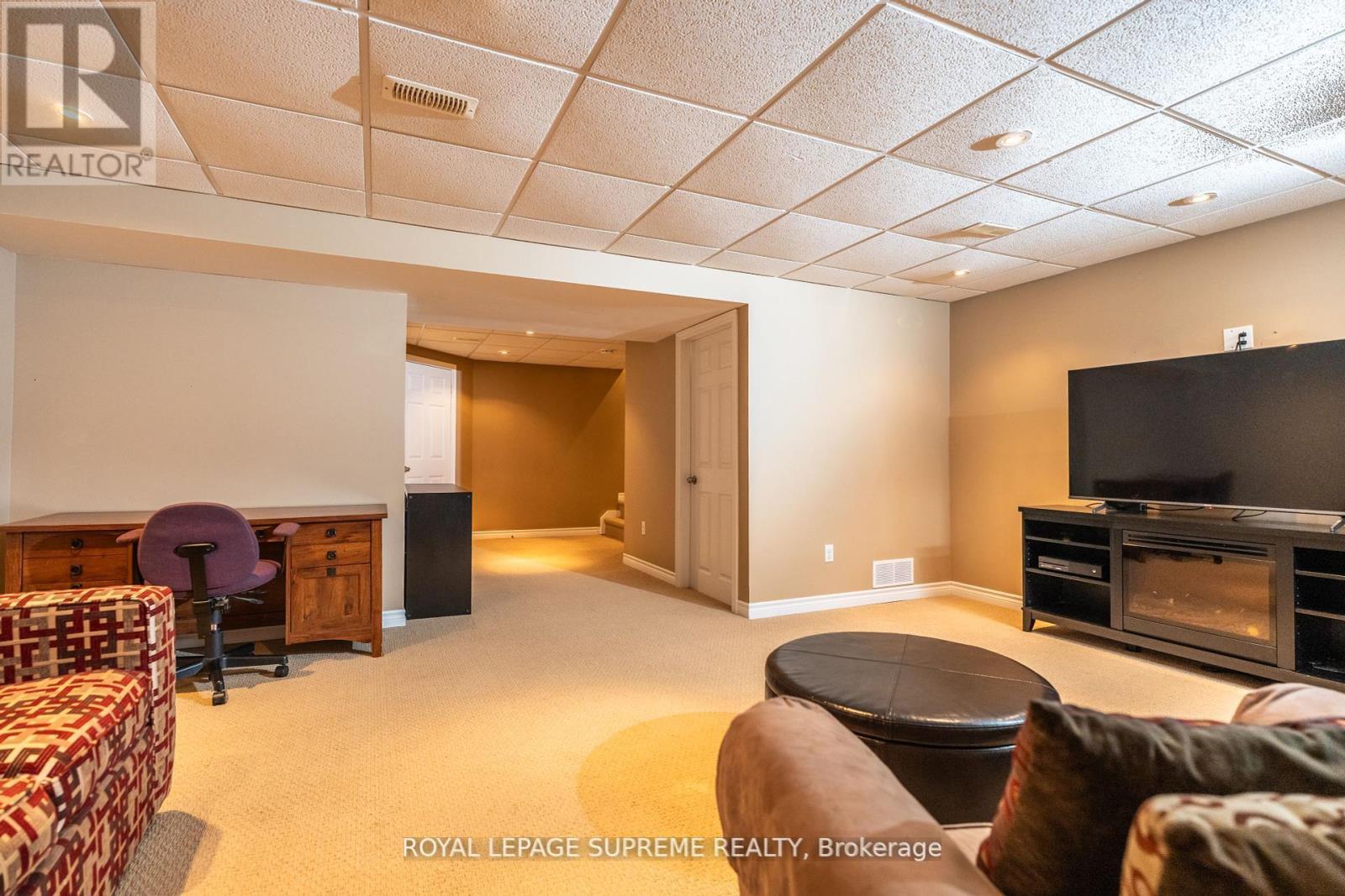 31 1/2 Thorold Road, Welland, ON - Indoor