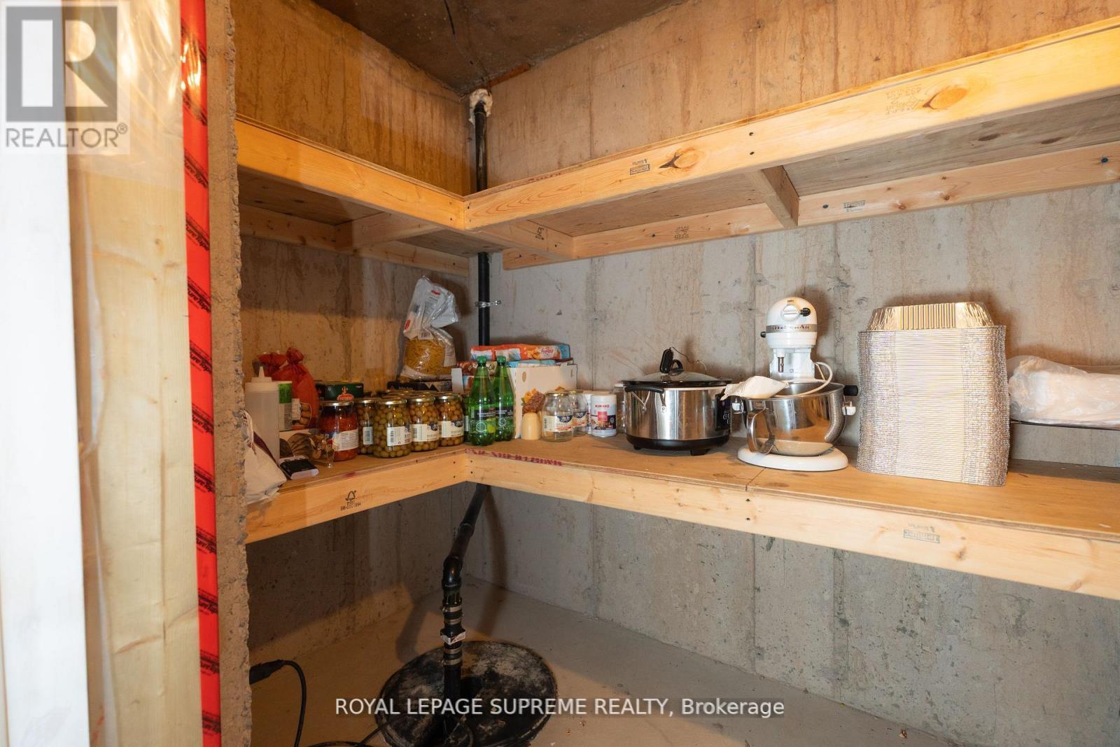 31 1/2 Thorold Road, Welland, ON - Indoor Photo Showing Other Room