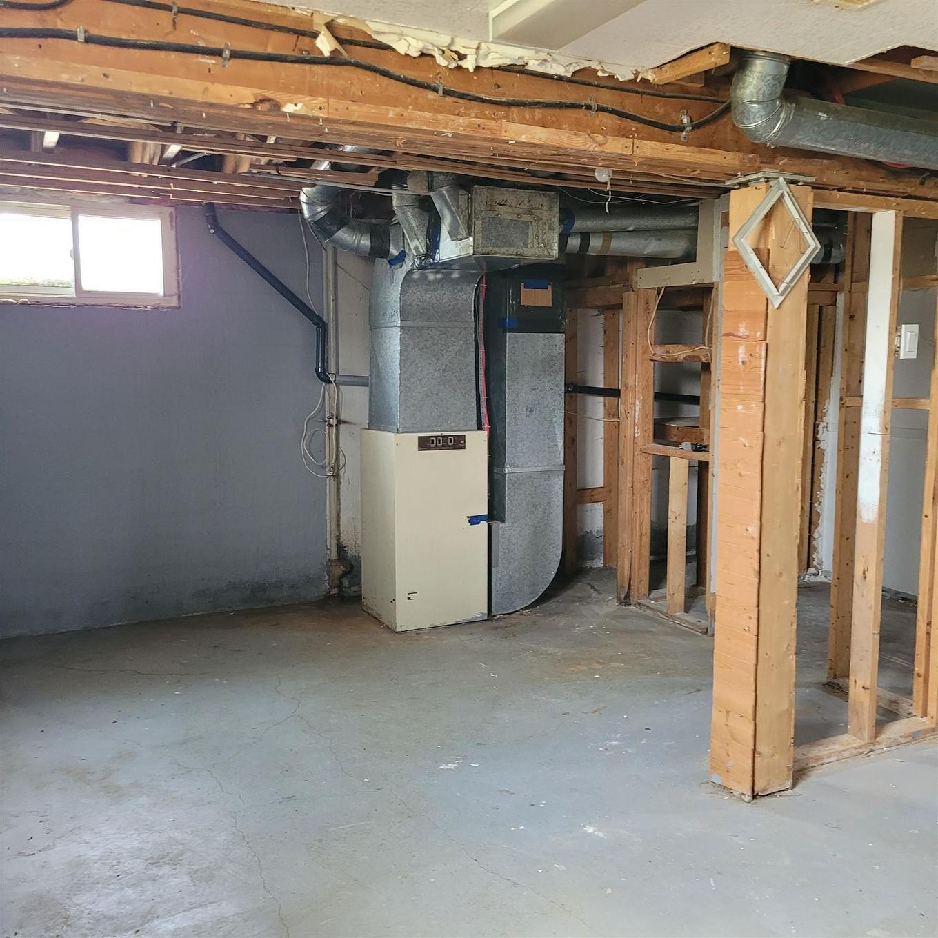 59 Manitou Road W, Manitouwadge, ON - Indoor Photo Showing Basement