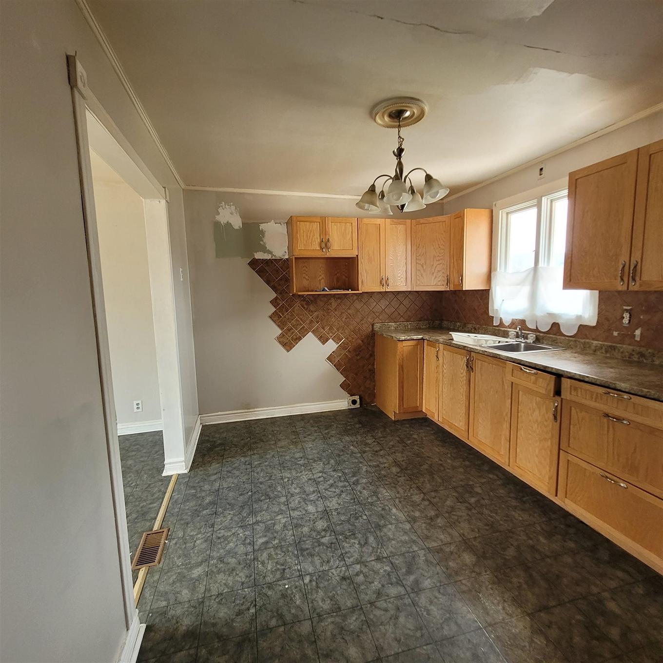 59 Manitou Road W, Manitouwadge, ON - Indoor Photo Showing Kitchen With Double Sink