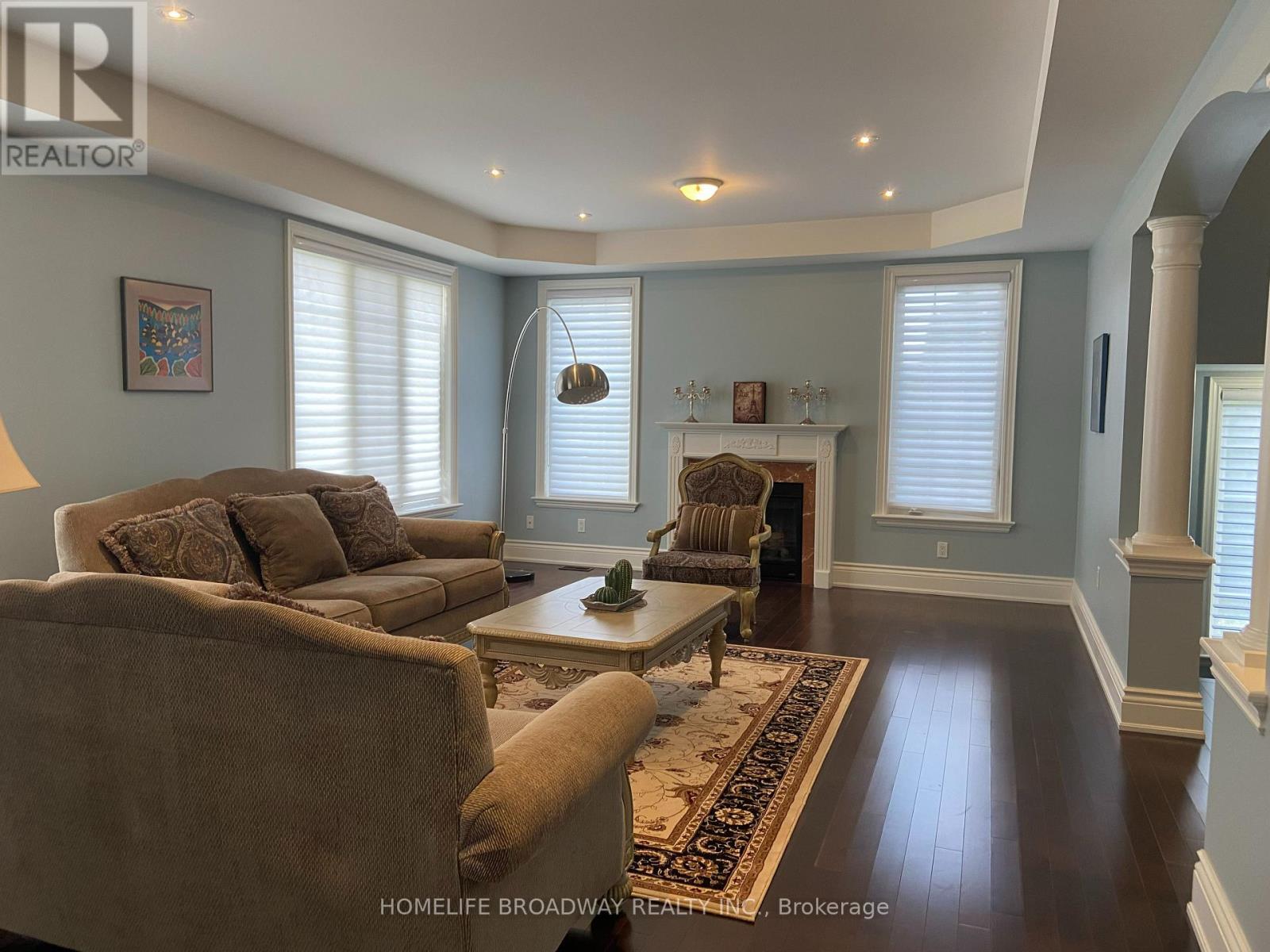 Living Room with Fireplace - 8 Wolford Court, Georgina, ON - Indoor Photo Showing Living Room With Fireplace