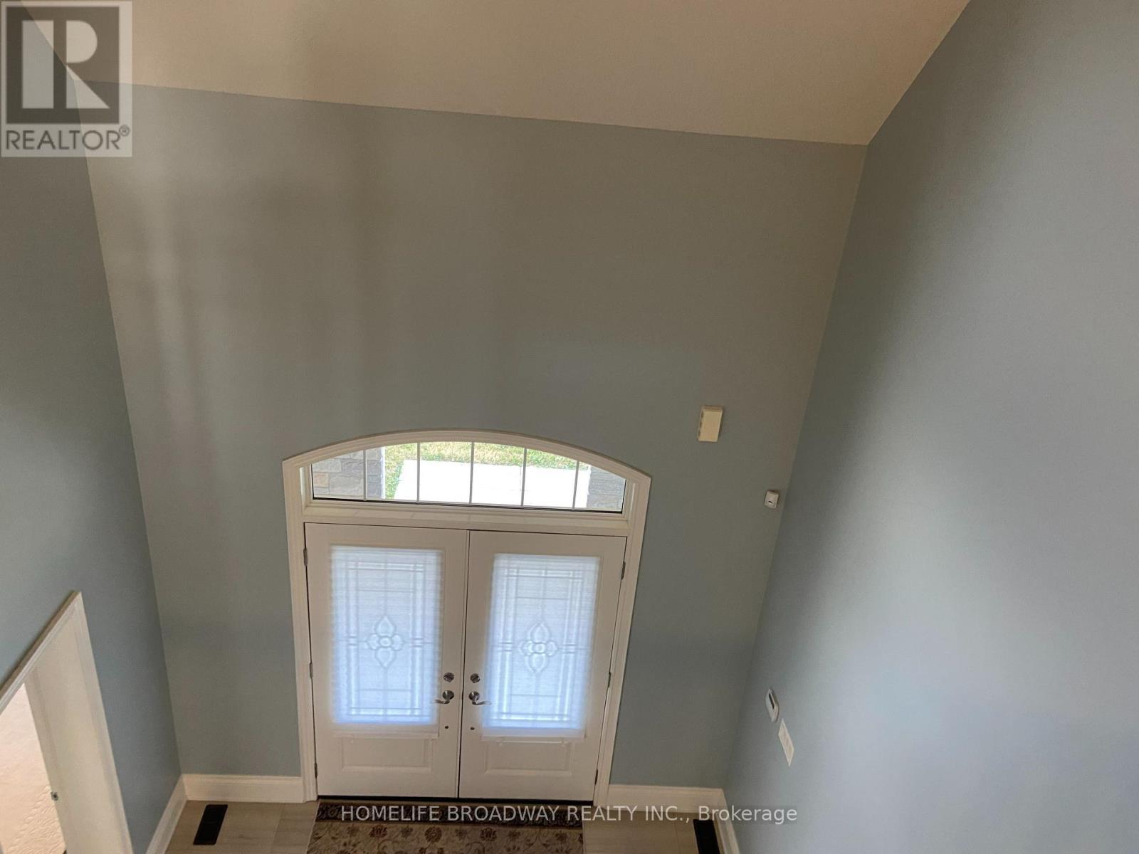 Front Door with Overlooking Second Floor - 8 Wolford Court, Georgina, ON - Indoor Photo Showing Other Room