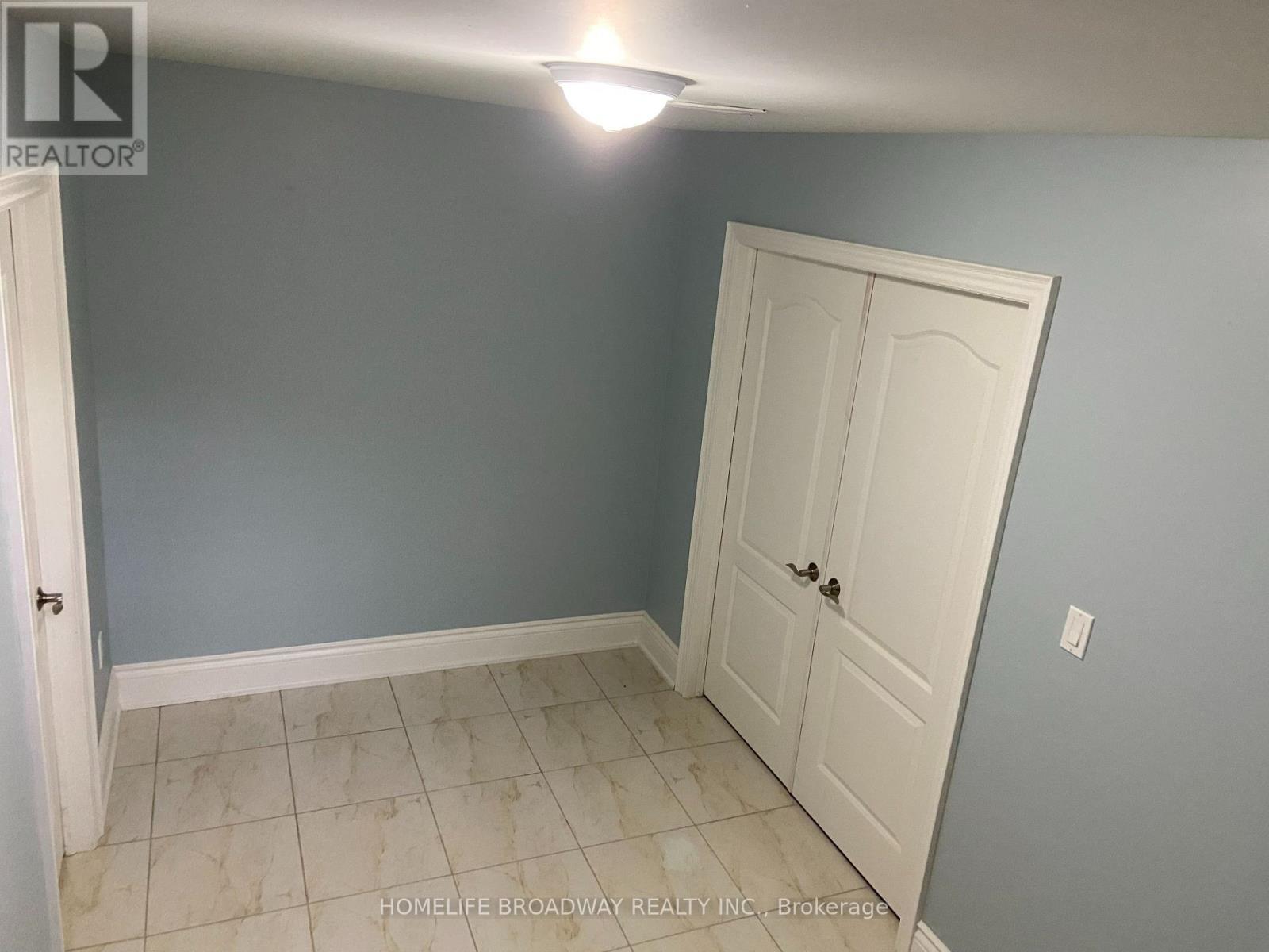 Basement landing area - 8 Wolford Court, Georgina, ON - Indoor Photo Showing Other Room