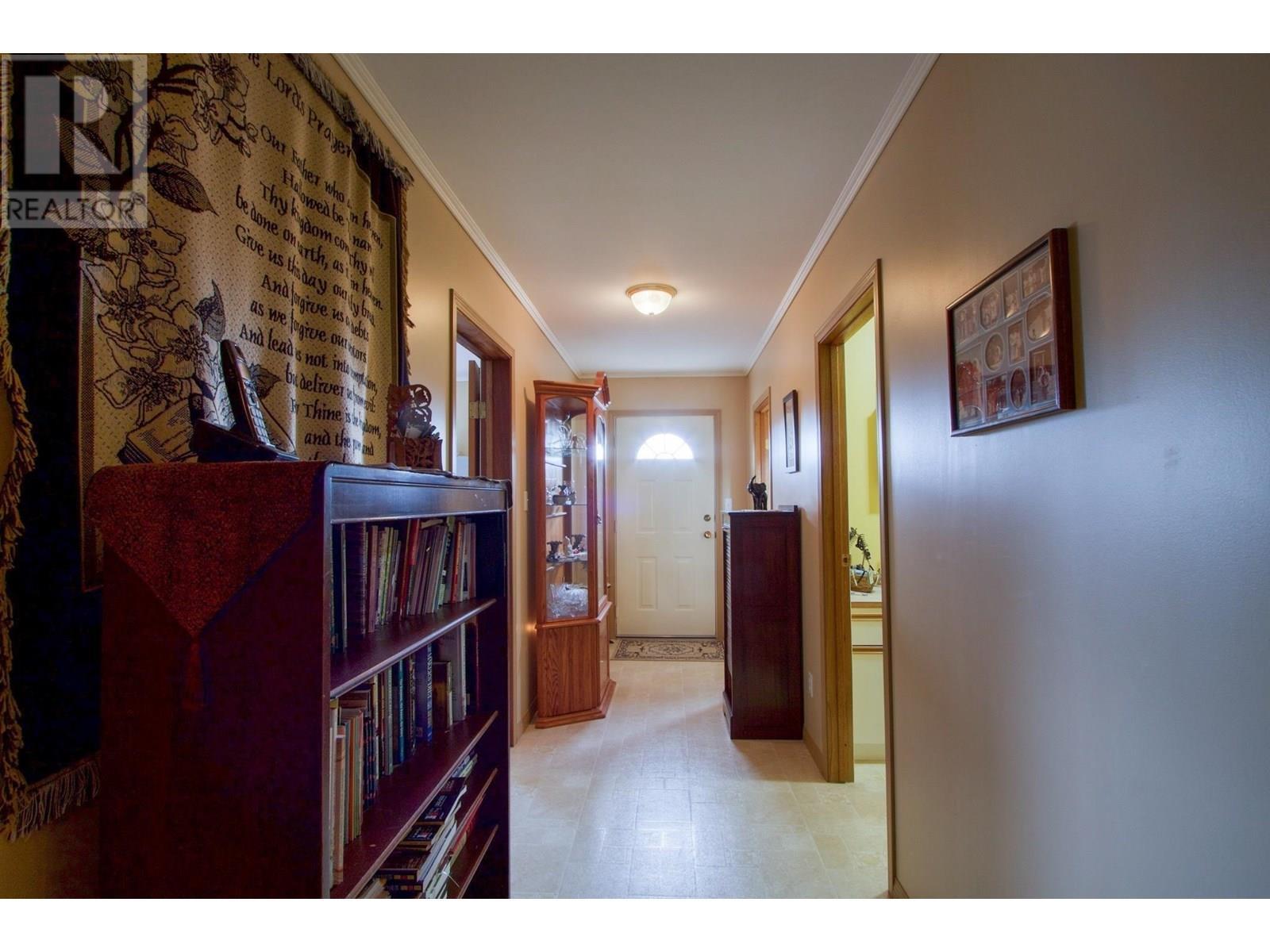 3988 S Cariboo 97 Highway, Lac La Hache, BC - Indoor Photo Showing Other Room